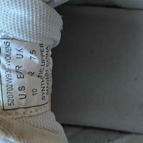 White Levi's Shoes Size 10 - Picture 3 of 14